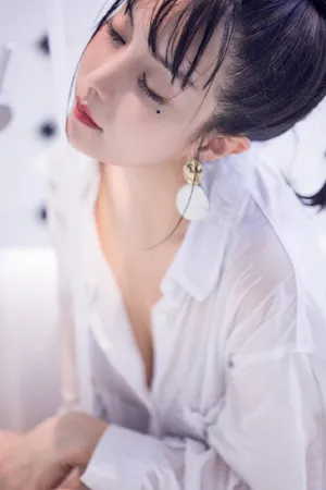 马梦乔湿身诱惑写真图片_5