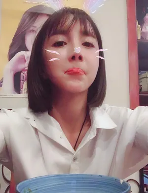 马梦乔呆萌可爱自拍图片