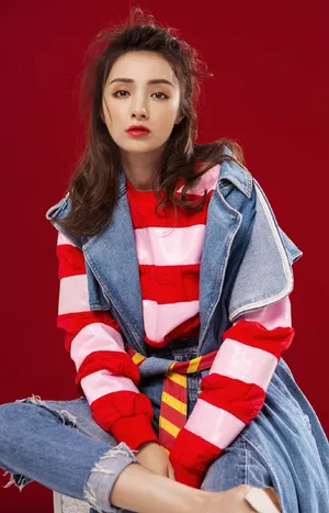 麦迪娜率性街头风时尚写真图片_4