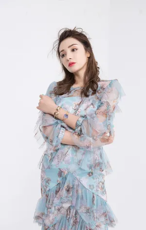 麦迪娜清新脱俗时尚写真图片