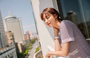 麦迪娜明艳动人图片