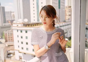 麦迪娜明艳动人图片_5