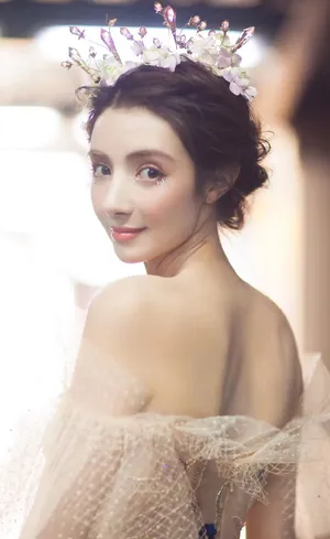 麦迪娜唯美仙气写真图片