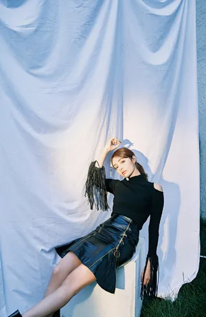 麦迪娜性感妩媚时尚写真图片_2