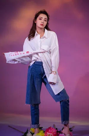 麦迪娜休闲率性时尚写真图片_4