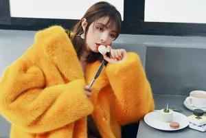 麦迪娜未来感时尚写真图片_3