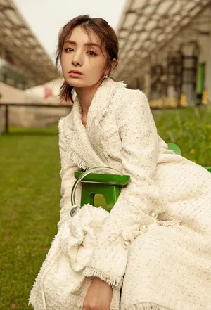 麦迪娜时尚写真图片_6