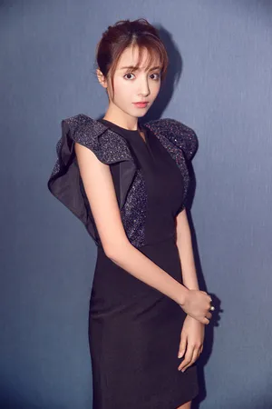 麦迪娜气质写真图片_3
