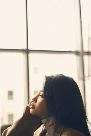 屈菁菁恬静唯美居家写真图片_1
