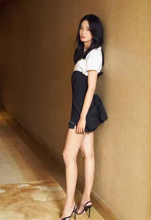 屈菁菁《大人物》发布会魅力写真图片_2