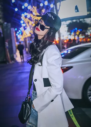 屈菁菁性感时尚写真图片_1