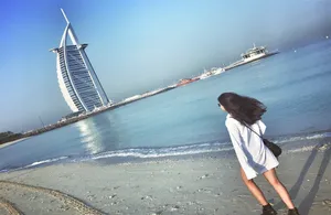 屈菁菁时尚性感美腿户外写真图片_2