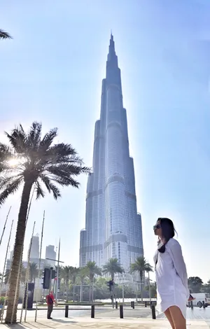 屈菁菁时尚性感美腿户外写真图片_3