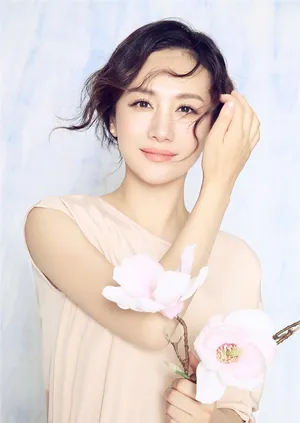 王婉娟时尚性感写真_2