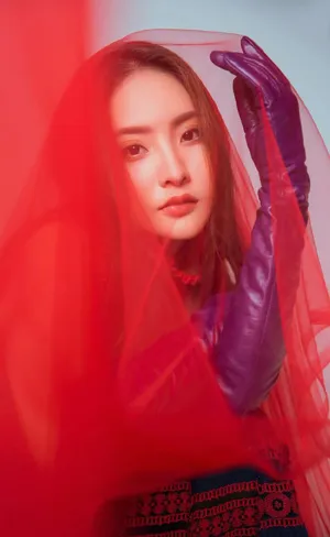 赖雨濛美艳性感时尚写真图片