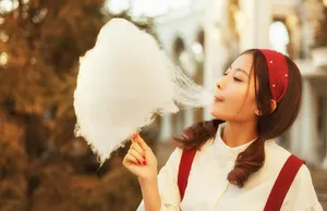 赖雨濛甜美养眼户外写真图片_6