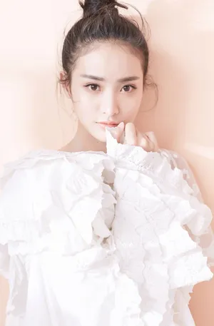 赖雨濛清新甜美写真图片