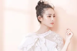 赖雨濛清新甜美写真图片_3