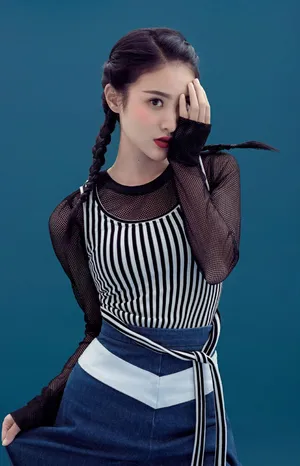 赖雨濛个性俏皮时尚写真图片_6