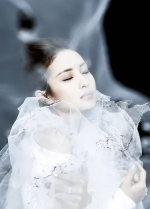 赖雨濛薄纱长裙简约优雅写真图片_4