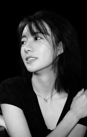 刘萌萌黑白简约写真图片_4