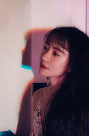 刘萌萌妩媚动人光影写真图片_8