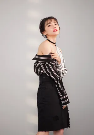 刘萌萌性感妩媚时尚写真大片_8
