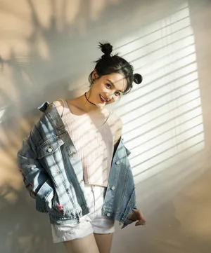 曾一萱妖娆性感写真_5
