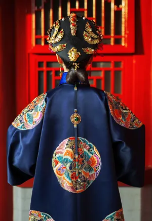 曾一萱《如懿传》古装照高清图片_2