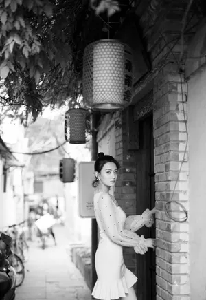 曾一萱清新甜美户外写真