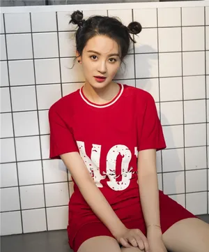 曾一萱双丸子头俏皮可爱写真图片_2