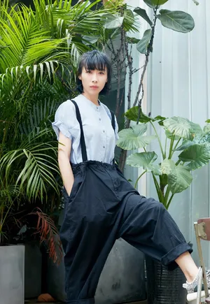 任素汐清纯俏皮写真图片_5