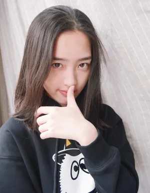 邓恩熙甜美可爱自拍图片