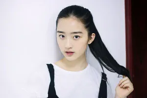 邓恩熙清纯甜美马尾写真图片