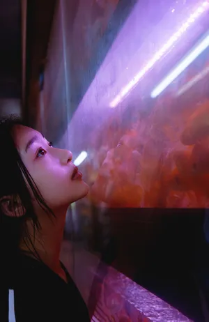 邓恩熙水族馆优雅写真图片_2