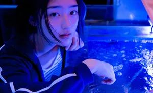 邓恩熙水族馆优雅写真图片_6