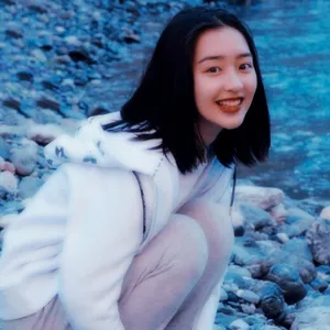 邓恩熙清新迷人户外自拍图片_2