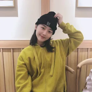 邓恩熙黄色外套迷人微笑图片_2