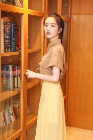 邓恩熙甜美优雅写真图片_2