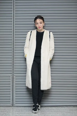 吕佳容温柔甜美机场写真图片_6