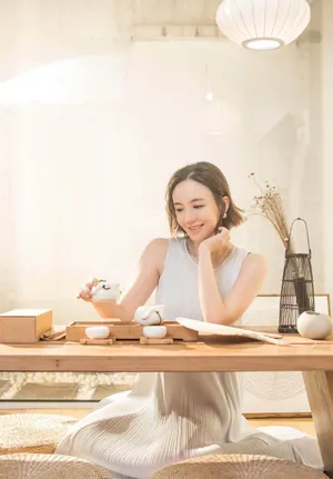 吕佳容性感优雅写真图片_4
