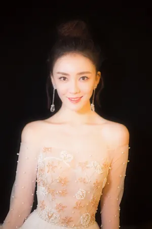 吕佳容性感礼服迷人写真图片_8