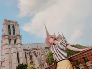 吕佳容清新旅拍照图片