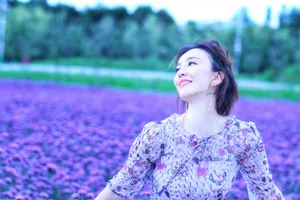 吕佳容清新优雅写真图片_3