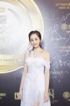 海陆白色婚纱裙清新活力写真图片_2