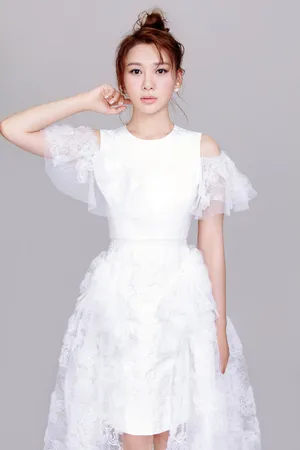 冯若绮婚纱性感迷人写真图片_2