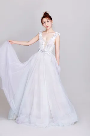 冯若绮婚纱性感迷人写真图片_3