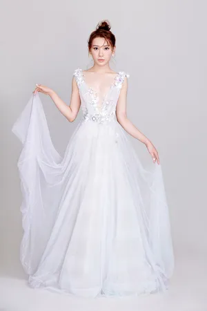 冯若绮婚纱性感迷人写真图片_5