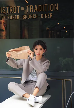 章若楠高清图片