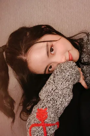 章乐韵可爱俏皮自拍照图片_2
